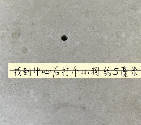 青秀瓷砖空鼓维修公司专业解答在瓷砖铺贴过程中，如果砂料搅拌不均匀，将会带来以下问题